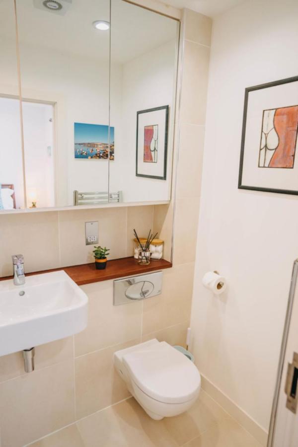 Sunset Waves Sea View Apartment Featuring Panoramic Views & Parking New Quay Extérieur photo