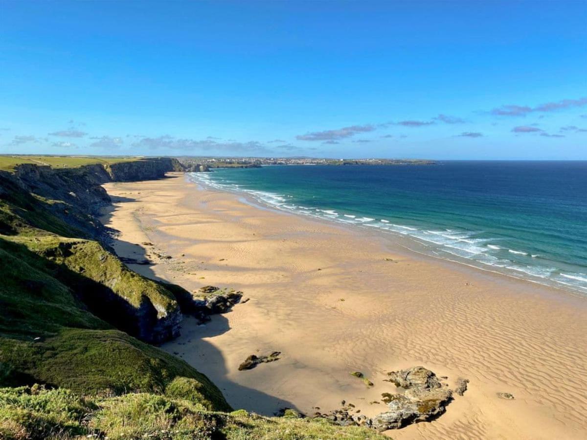 Sunset Waves Sea View Apartment Featuring Panoramic Views & Parking New Quay Extérieur photo