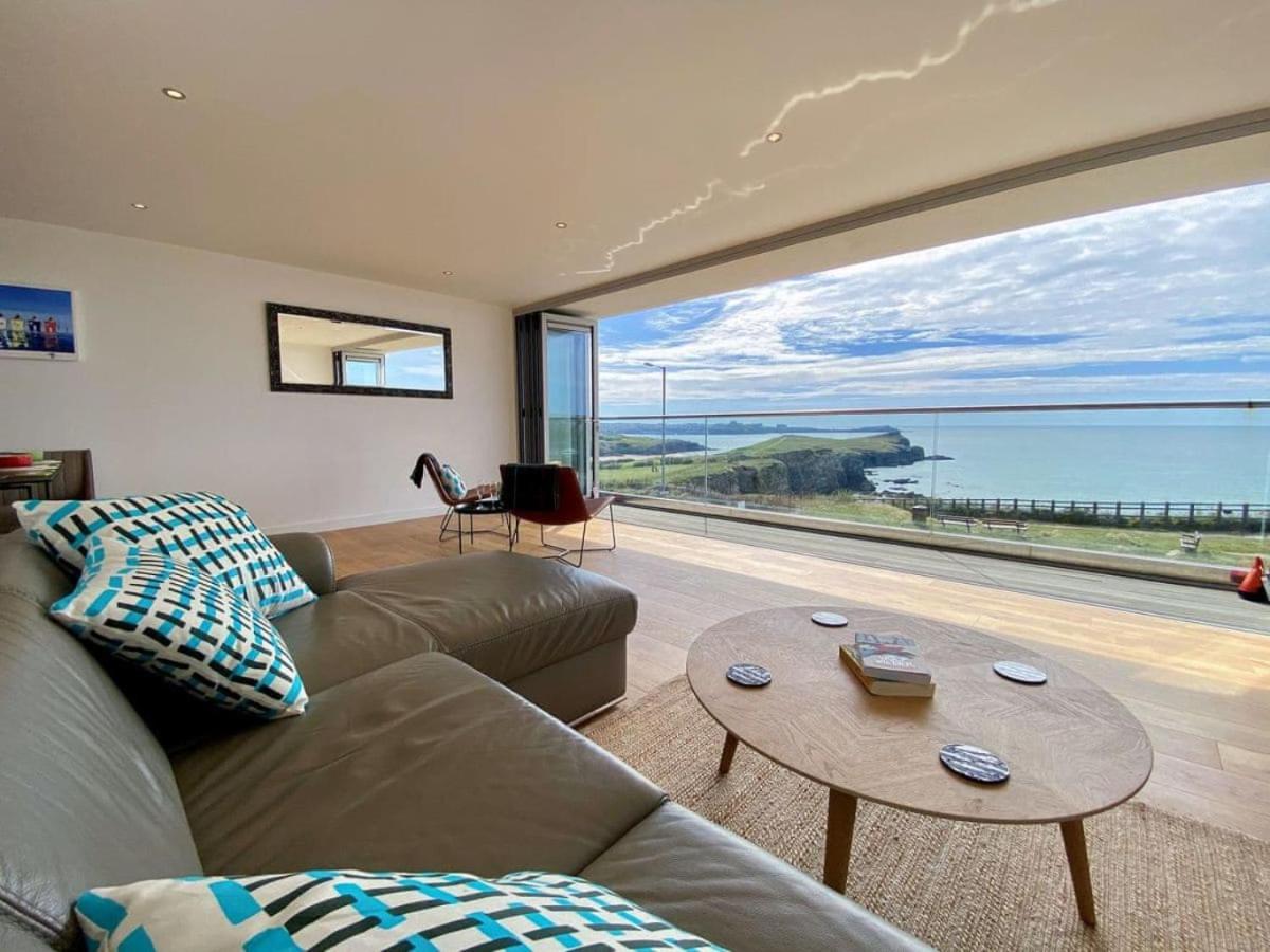 Sunset Waves Sea View Apartment Featuring Panoramic Views & Parking New Quay Extérieur photo