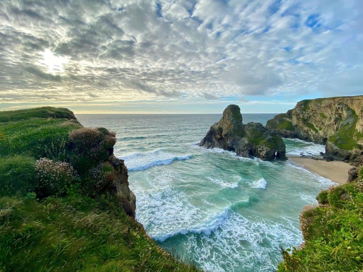 Sunset Waves Sea View Apartment Featuring Panoramic Views & Parking New Quay Extérieur photo