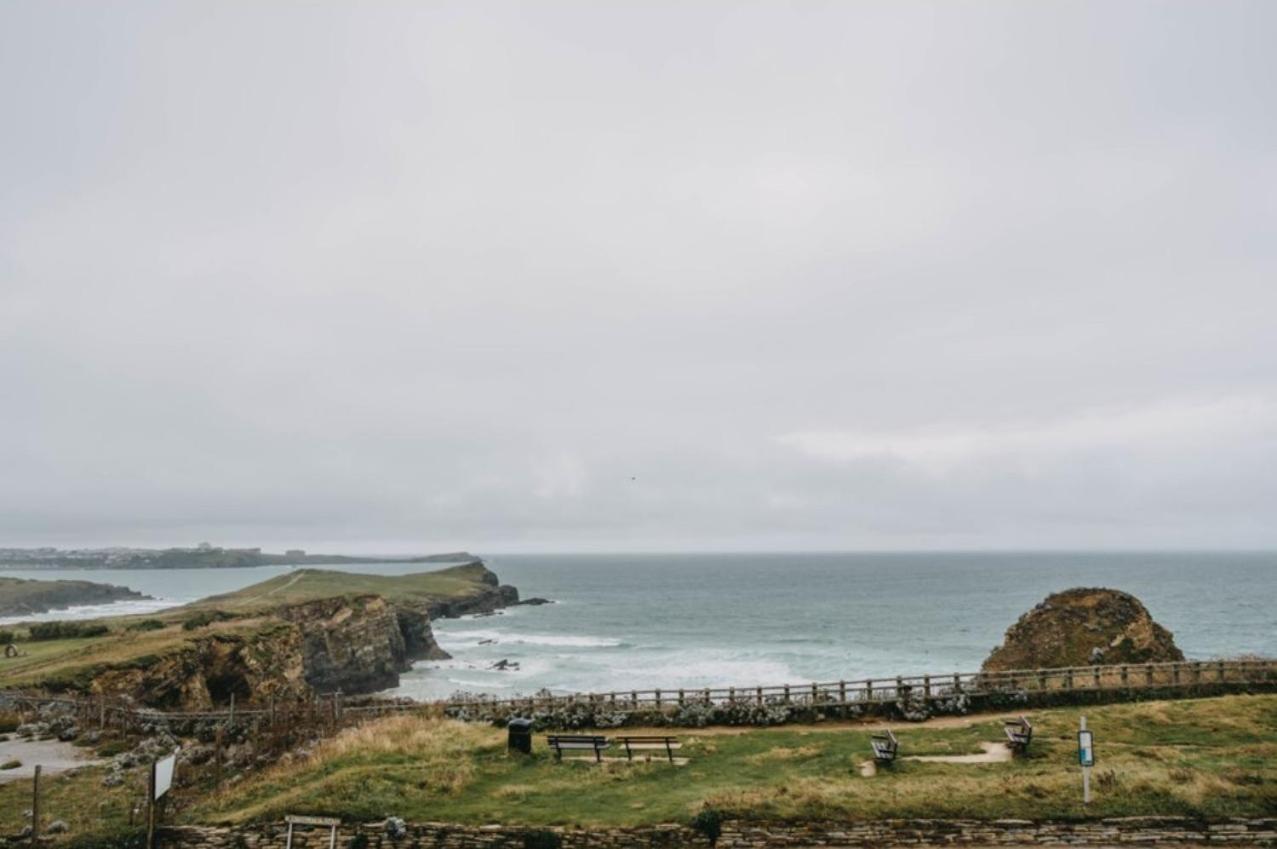 Sunset Waves Sea View Apartment Featuring Panoramic Views & Parking New Quay Extérieur photo